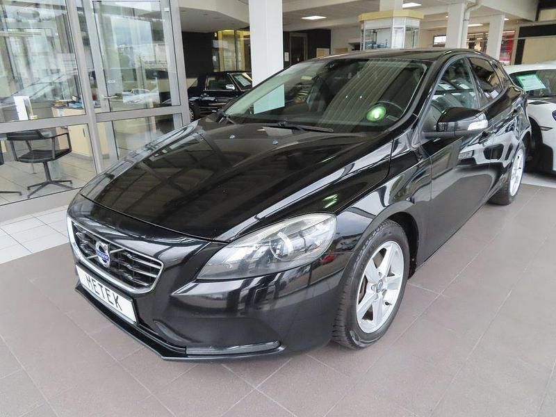 Schwarz Gebraucht 2013 Volvo V40 You! Kombi | 5.980 € (Guter Preis) - Bild 1/4