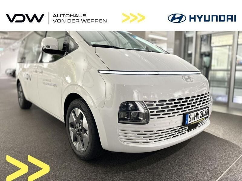 Creamy white (weiß) Gebraucht 2024 Hyundai Staria Van | 45.990 € - Bild 1/4