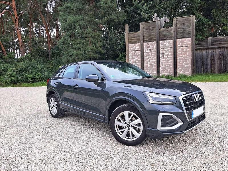 Gebraucht Audi Q2 Comfort 150 PS (110 kW) 2023 Grau SUV