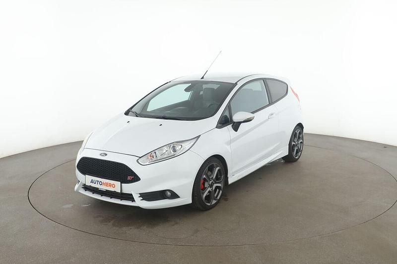 Weiß Gebraucht 2017 Ford Fiesta ST Kleinwagen | 13.890 € (Fairer Preis) - Bild 1/3