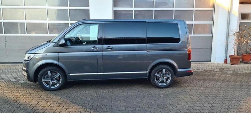 Gebraucht VW Multivan Highline 199 PS (146 kW) 2020 Grau Van