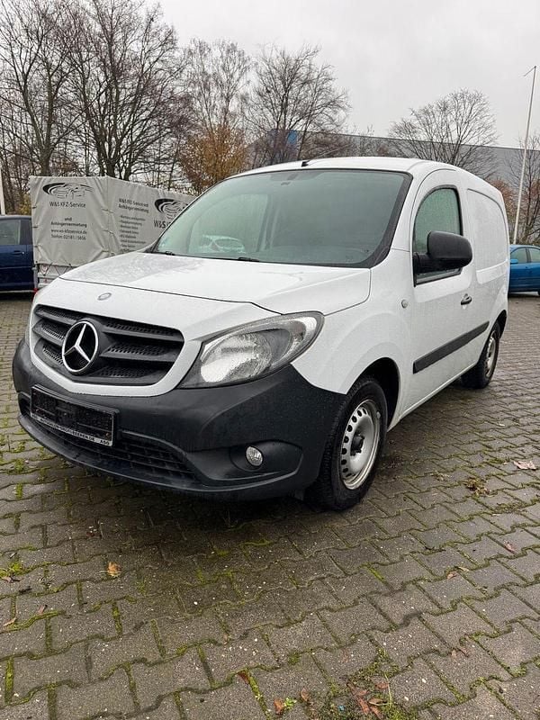 Weiß Gebraucht 2017 Mercedes Citan 108 Van / Kleinbus | 8.300 € (Fairer Preis) - Bild 1/4