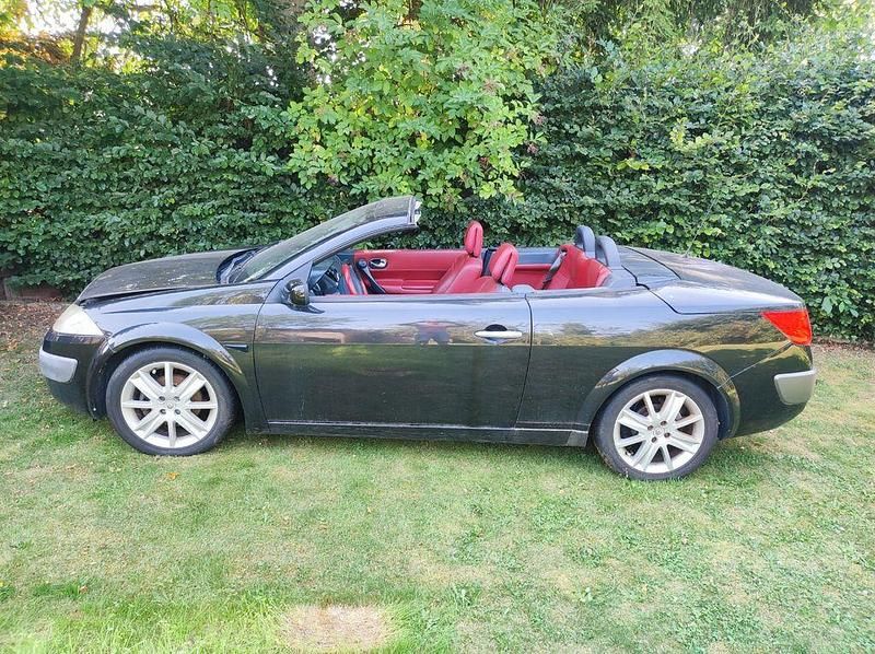 Schwarz Gebraucht 2005 Renault Mégane Cabriolet Privilege Cabrio | 1.700 € (Fairer Preis) - Bild 1/4