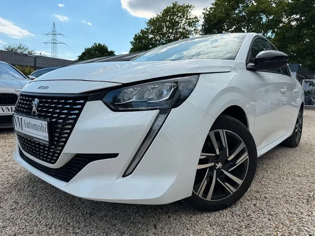 Gebraucht Peugeot 208 101 PS (74 kW) 2023 Weiß Kleinwagen
