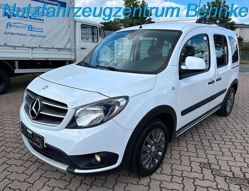 Weiß Gebraucht 2018 Mercedes Citan 111 Limousine | 11.781 € (Fairer Preis) - Bild 1/4