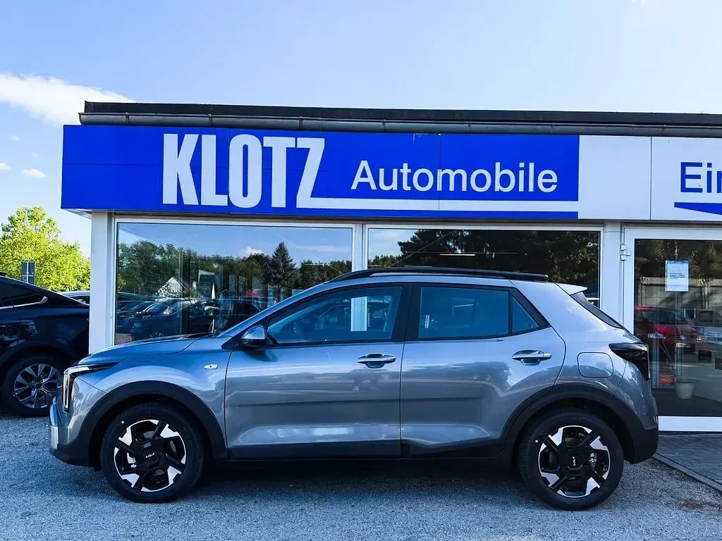 Neu Kia Stonic 101 PS (74 kW) 2026 Grau SUV