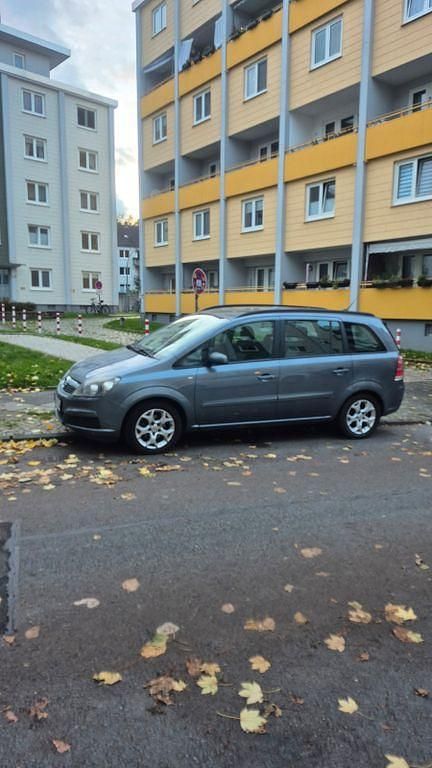 Gebraucht Opel Zafira 129 PS (94 kW) 2005 Grau Van / Kleinbus