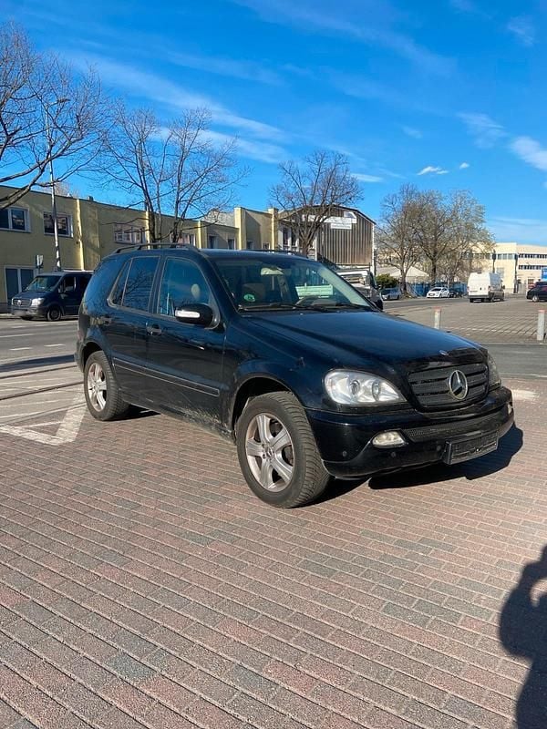 Gebraucht Mercedes ML320 218 PS (160 kW) 2002 Schwarz SUV