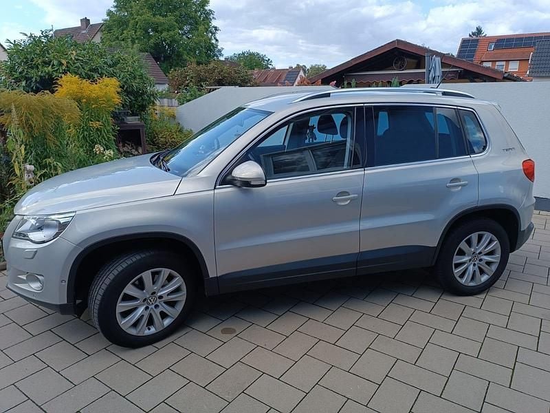Andere farben Gebraucht 2010 VW Tiguan Team SUV | 6.300 € (Guter Preis) - Bild 1/4