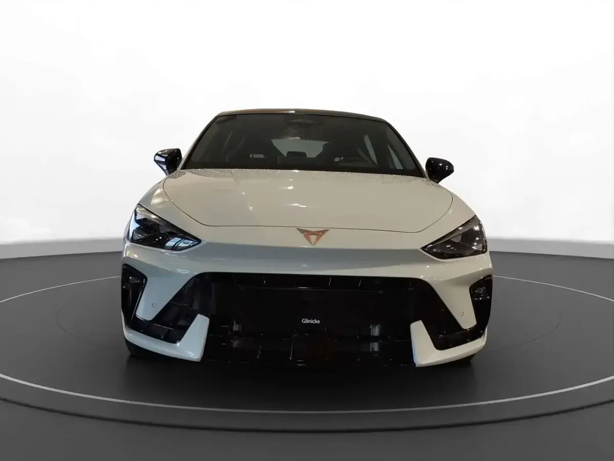 Neu Cupra Leon VZ 272 PS (200 kW) 2025 "nevada" weiss Limousine