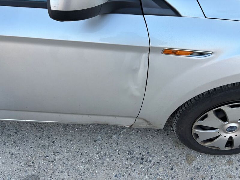 Gebraucht Ford Mondeo Trend 140 PS (102 kW) 2009 Silber Limousine