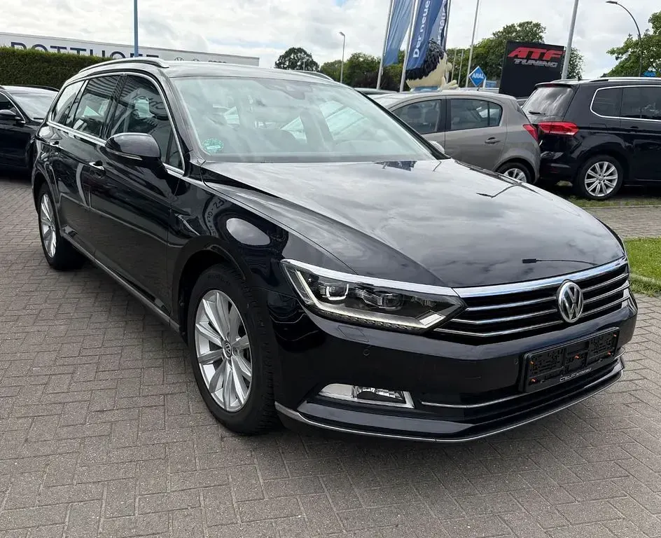 Gebraucht VW Passat Highline 150 PS (110 kW) 2017 Schwarz Kombi
