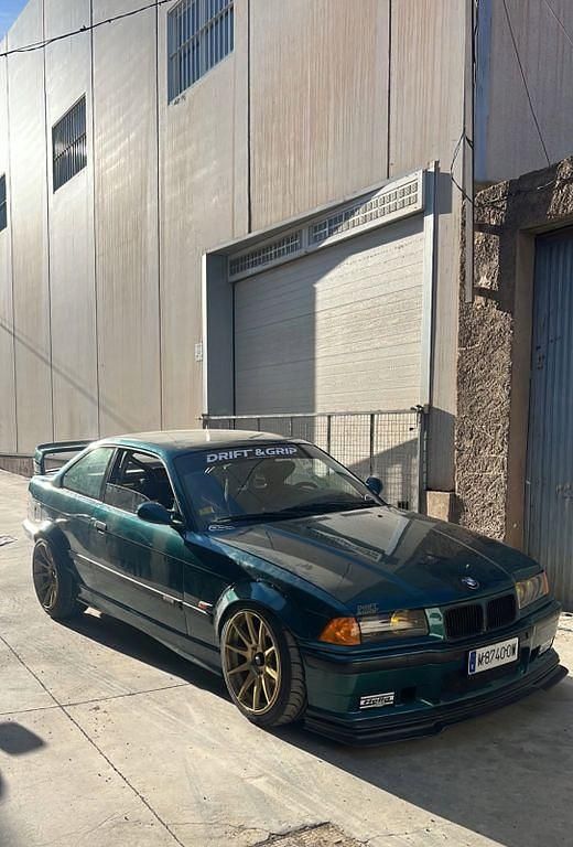Grün Gebraucht 1993 BMW 328 Coupé | 22.000 € - Bild 1/4