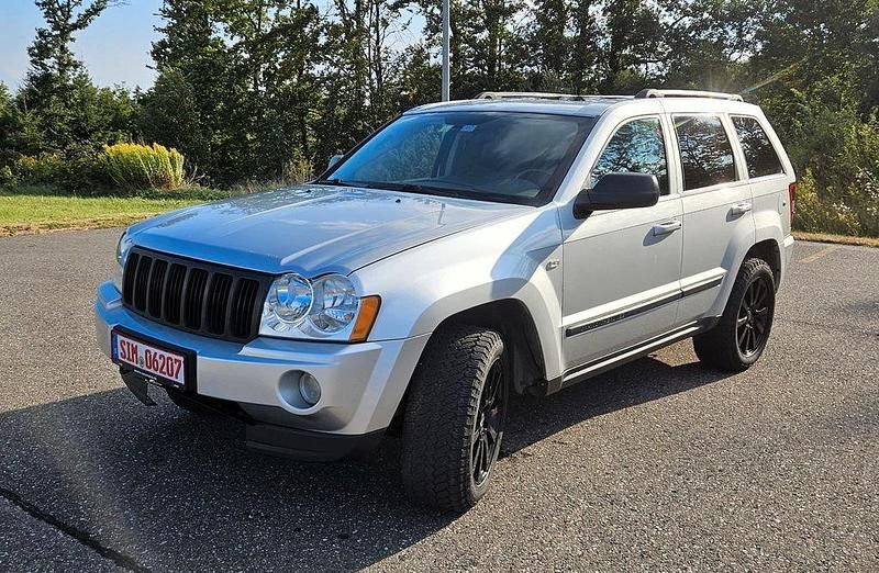 Silber Gebraucht 2006 Jeep Grand Cherokee Limited SUV | 9.500 € (Fairer Preis) - Bild 1/4