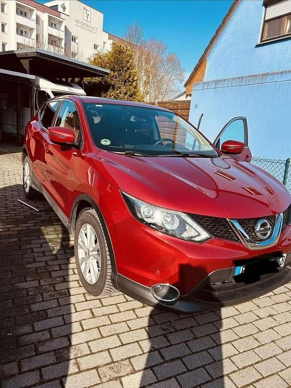 Gebraucht Nissan Qashqai Acenta 131 PS (96 kW) 2016 Rot SUV