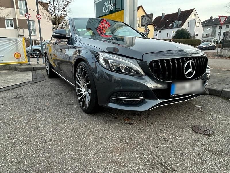Grau Gebraucht 2015 Mercedes C220 Limousine | 13.000 € (Fairer Preis) - Bild 1/4