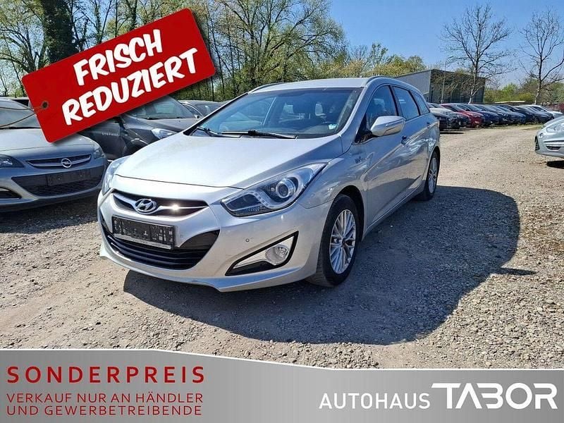 Silber Gebraucht 2014 Hyundai i40 Style Kombi | 3.985 € (Superpreis) - Bild 1/4