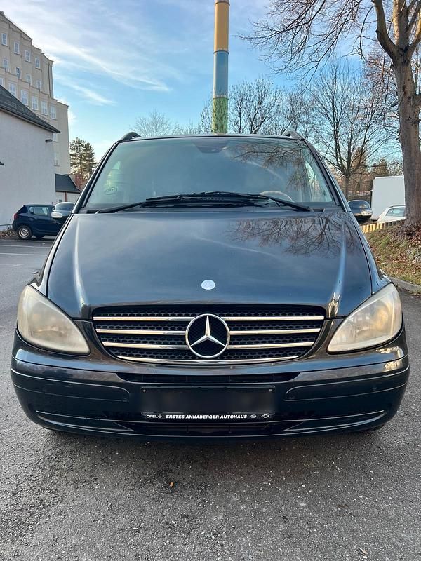 Schwarz Gebraucht 2005 Mercedes Viano Van / Kleinbus | 4.900 € (Fairer Preis) - Bild 1/4