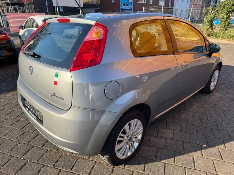Gebraucht Fiat Grande Punto Dynamic 77 PS (56 kW) 2007 Silber Kleinwagen