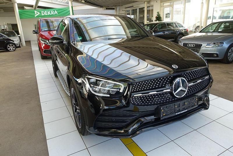 Gebraucht Mercedes GLC200 AMG line 211 PS (155 kW) 2022 Schwarz SUV