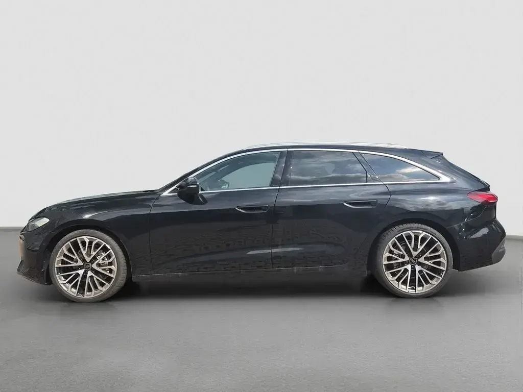 Gebraucht Audi A5 Sport 204 PS (150 kW) 2025 Distriktgrün metallic Kombi
