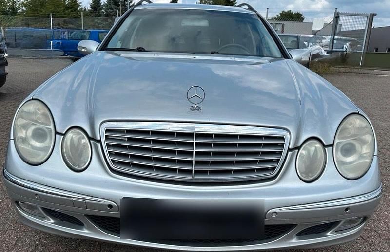 Gebraucht Mercedes E220 150 PS (110 kW) 2004 Silber Kombi