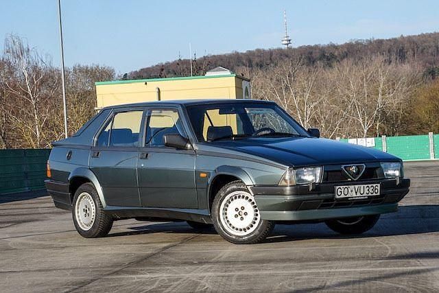 Gebraucht Alfa Romeo 75 148 PS (108 kW) 1989 Grau Limousine