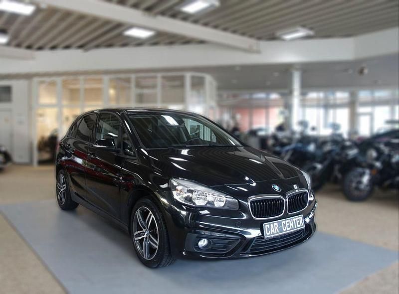 Schwarz Gebraucht 2016 BMW 220 Active Tourer Advantage Van / Kleinbus | 16.250 € (Fairer Preis) - Bild 1/4