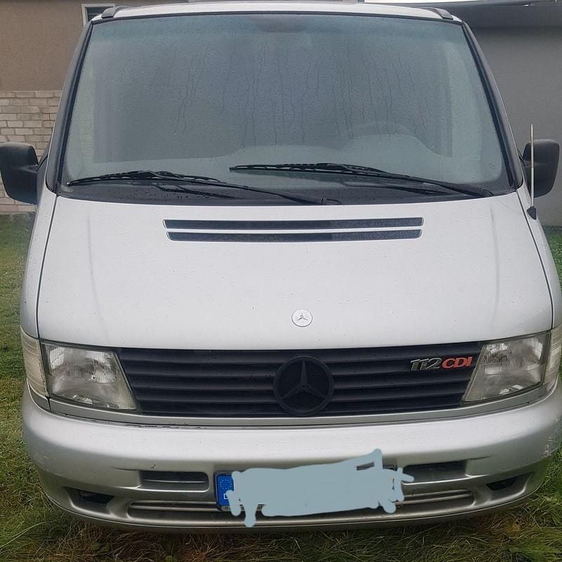 Gebraucht Mercedes V220 122 PS (89 kW) 2000 Silber Van / Kleinbus