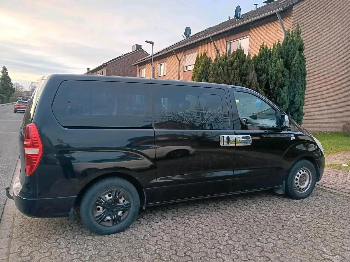 Gebraucht Hyundai H-1 170 PS (125 kW) 2008 Schwarz Van / Kleinbus