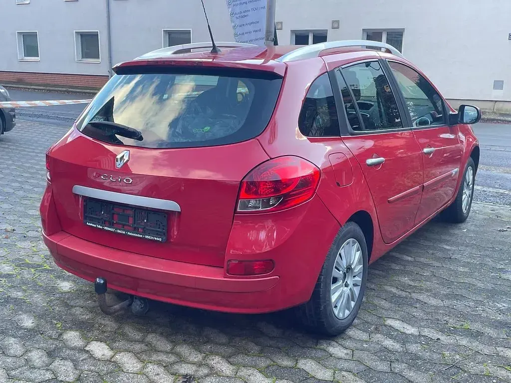 Gebraucht Renault Clio Dynamique 101 PS (74 kW) 2010 Rot Limousine