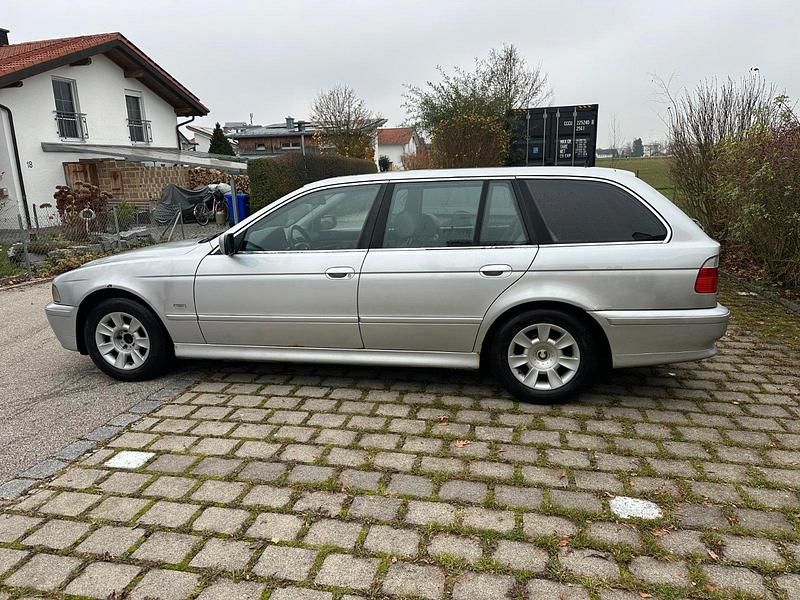 Gebraucht BMW 525 192 PS (141 kW) 2003 Silber Kombi