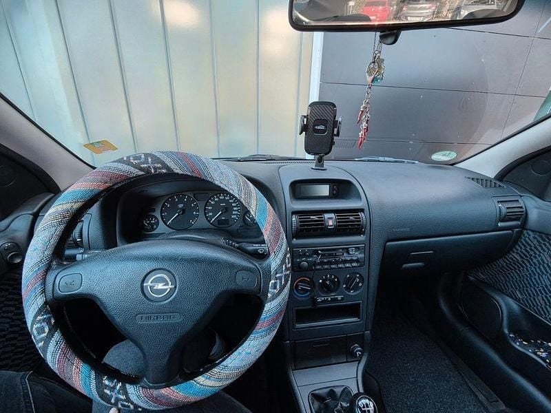 Gebraucht Opel Astra Comfort 75 PS (55 kW) 2001 Silber Limousine