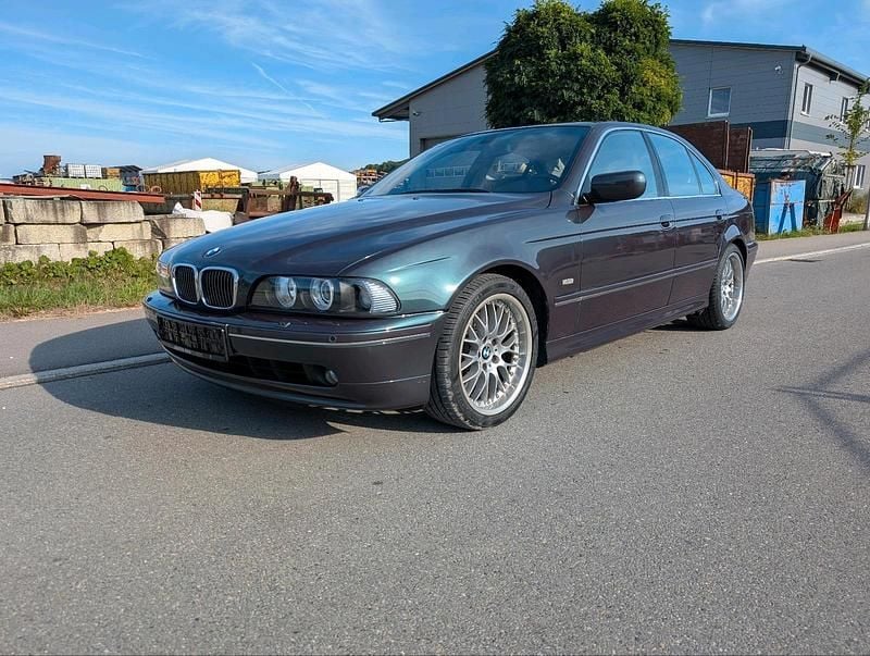 Grün Gebraucht 2000 BMW 540 M Sport Limousine | 14.500 € (Fairer Preis) - Bild 1/4