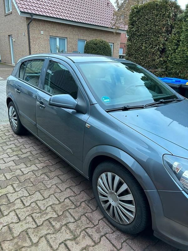 Gebraucht Opel Astra 105 PS (77 kW) 2005 Grau Limousine