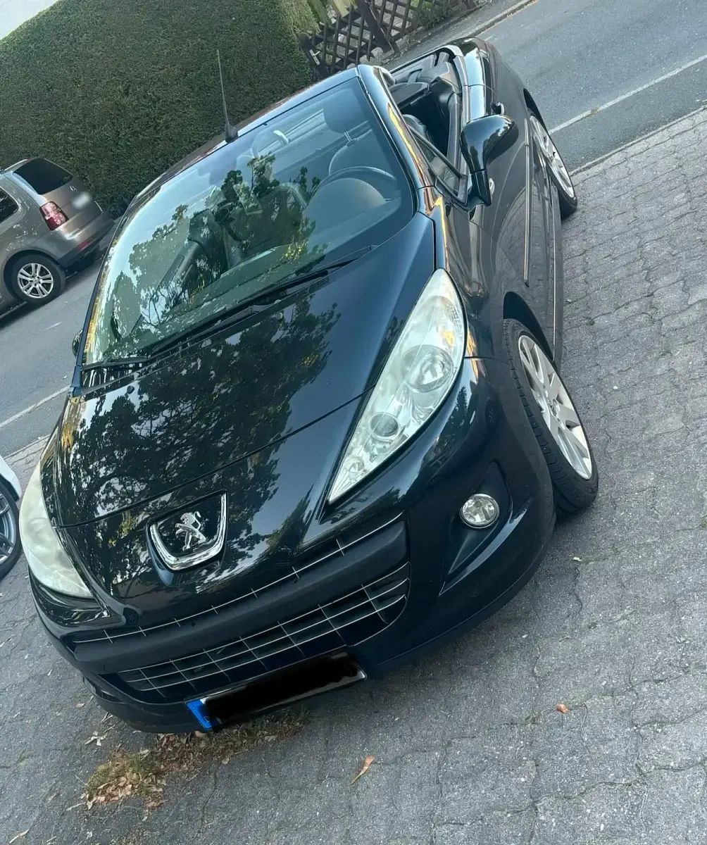 Gebraucht Peugeot 207 111 PS (81 kW) 2011 Schwarz Cabrio