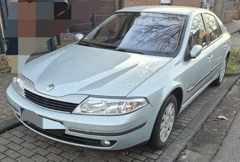 Silber Gebraucht 2001 Renault Laguna II Limousine | 1.000 € (Guter Preis) - Bild 1/4