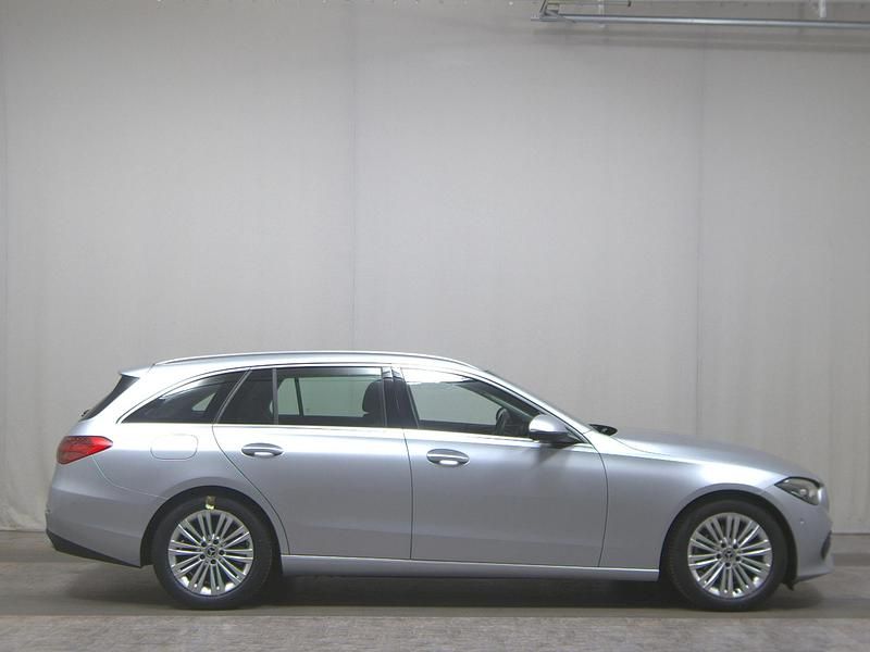 Silber Gebraucht 2022 Mercedes C200 Avantgarde Kombi | 23.580 € (Superpreis) - Bild 1/4