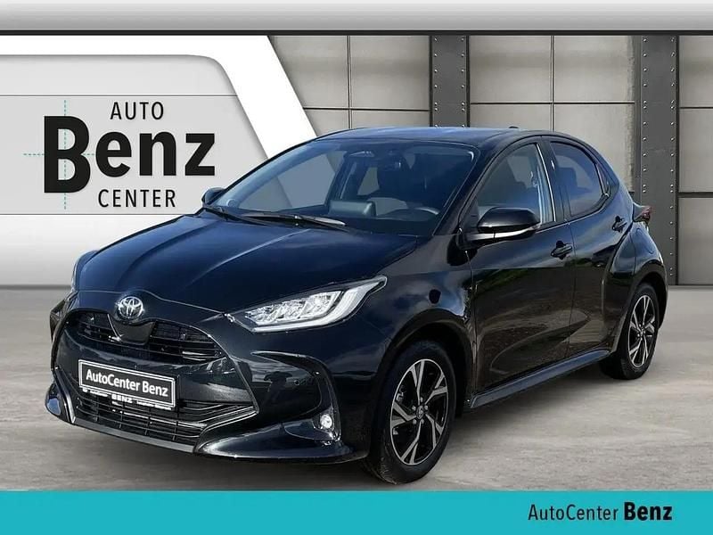 Schwarz Neu 2025 Toyota Yaris Hybrid Kleinwagen | 23.490 € (Guter Preis) - Bild 1/4