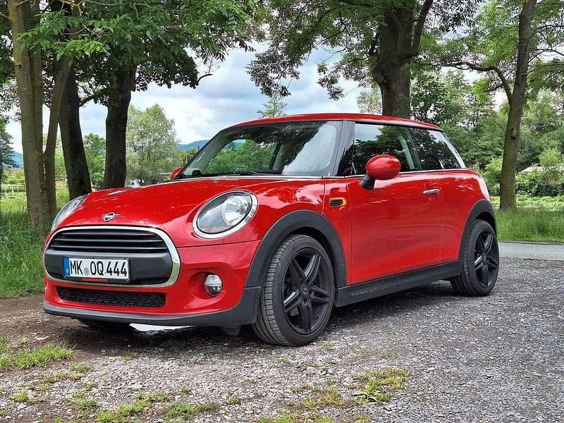 Gebraucht Mini ONE 102 PS (75 kW) 2018 Rot Kleinwagen