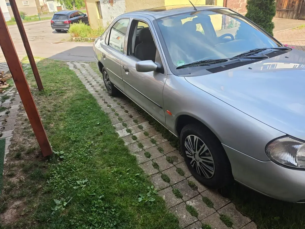 Gebraucht Ford Mondeo 131 PS (96 kW) 1999 Grau Limousine