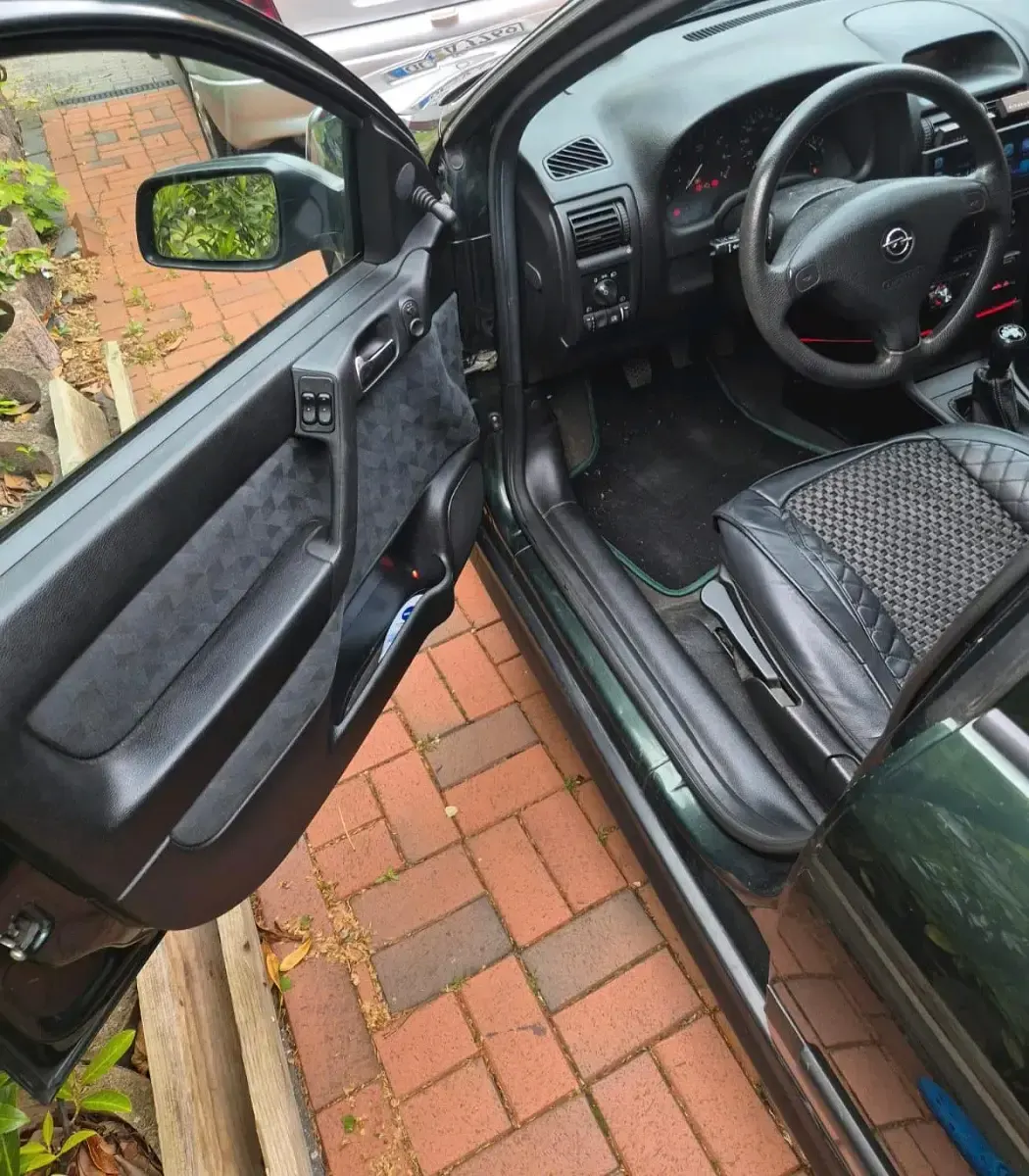 Usado Opel Astra 84 HP (61 kW) 2001 Verde Sedan