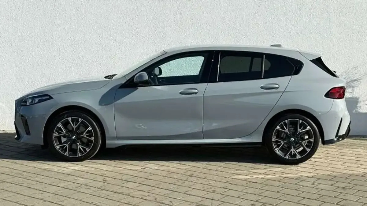 Neu BMW 120 M Sport 156 PS (114 kW) 2026 M brooklyn grau metallic Kleinwagen