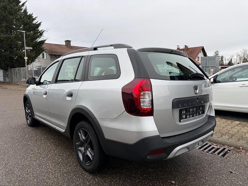 Gebraucht Dacia Logan MCV Celebration 90 PS (66 kW) 2017 Grau Kombi