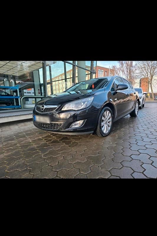Gebraucht Opel Astra 180 PS (132 kW) 2011 Limousine