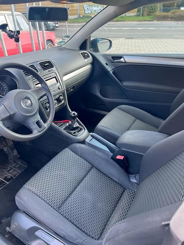 Gebraucht VW Golf VI 105 PS (77 kW) 2009 Blau Kleinwagen