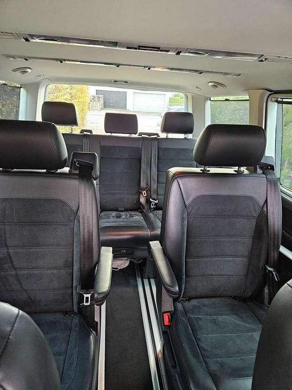 Gebraucht VW Multivan Trendline 150 PS (110 kW) 2018 Schwarz Van