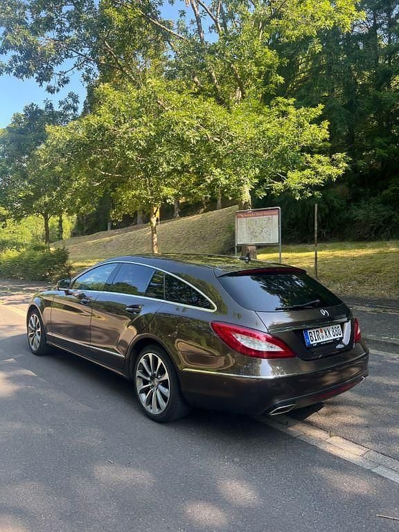 Gebraucht Mercedes 250 204 PS (150 kW) 2015 Braun Limousine