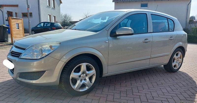 Gebraucht Opel Astra Edition 140 PS (102 kW) 2007 Silber Limousine