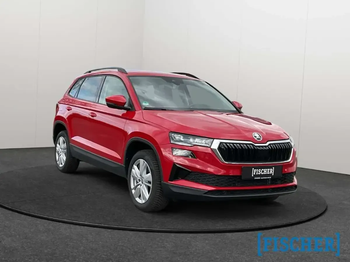 Gebraucht Skoda Karoq Selection 150 PS (110 kW) 2024 Cervena velvet/velvet red SUV